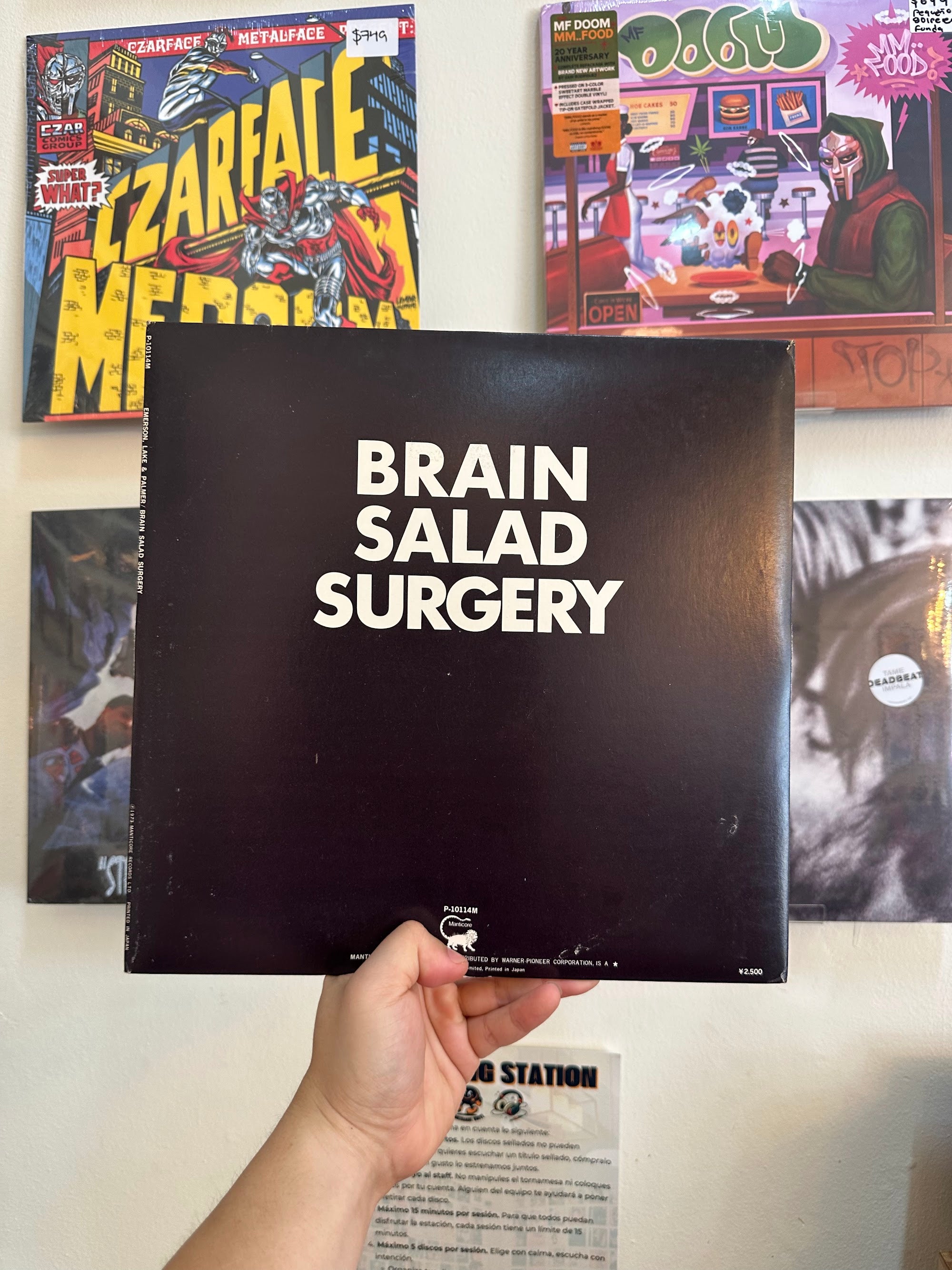 ELP Brain Salad Surgery contraportada