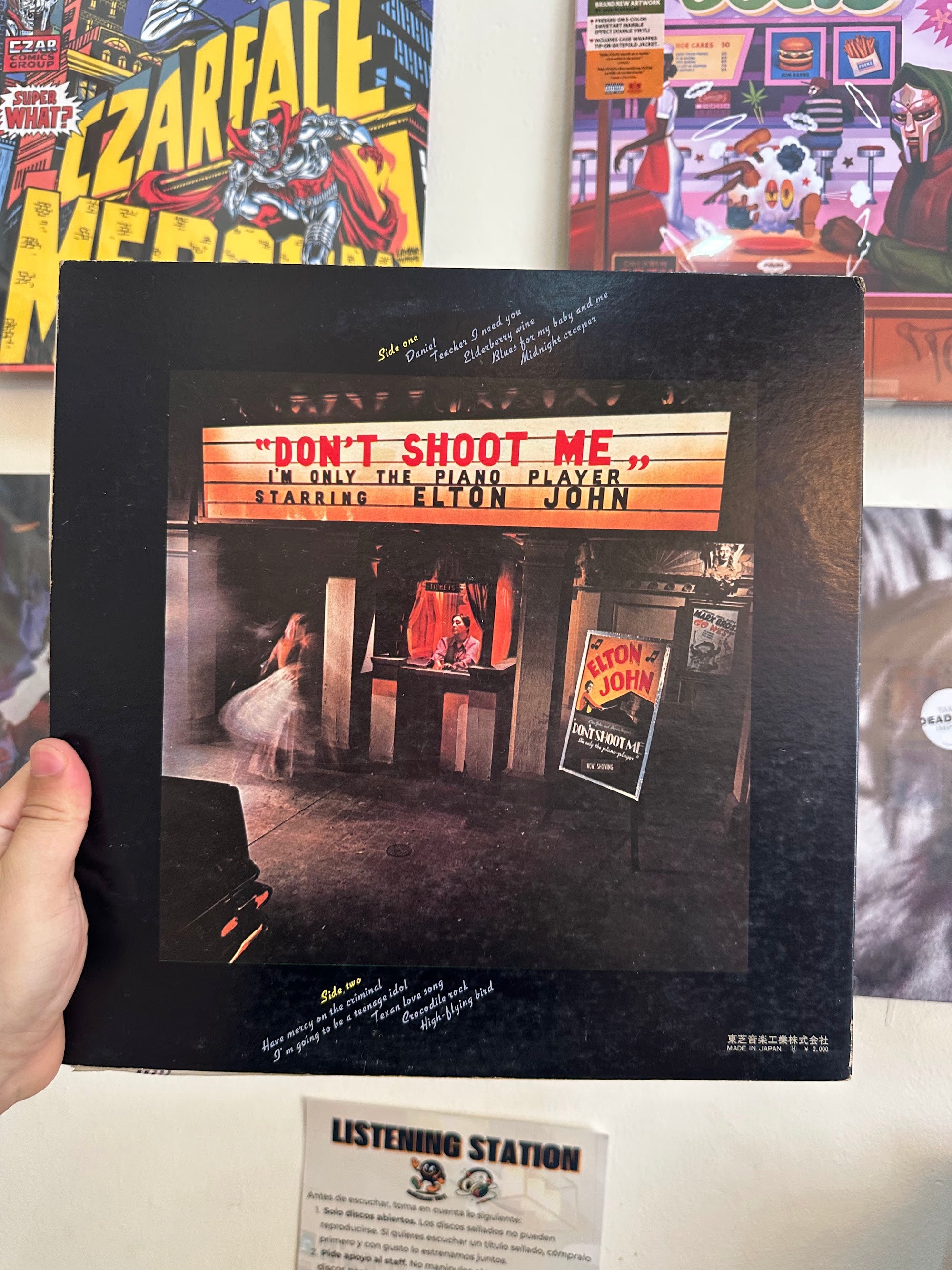 Elton John Don't Shoot Me contraportada