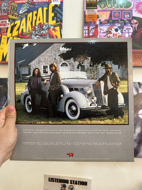 Bee Gees Living Eyes contraportada