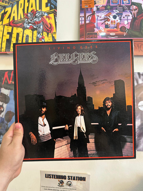 Bee Gees Living Eyes portada