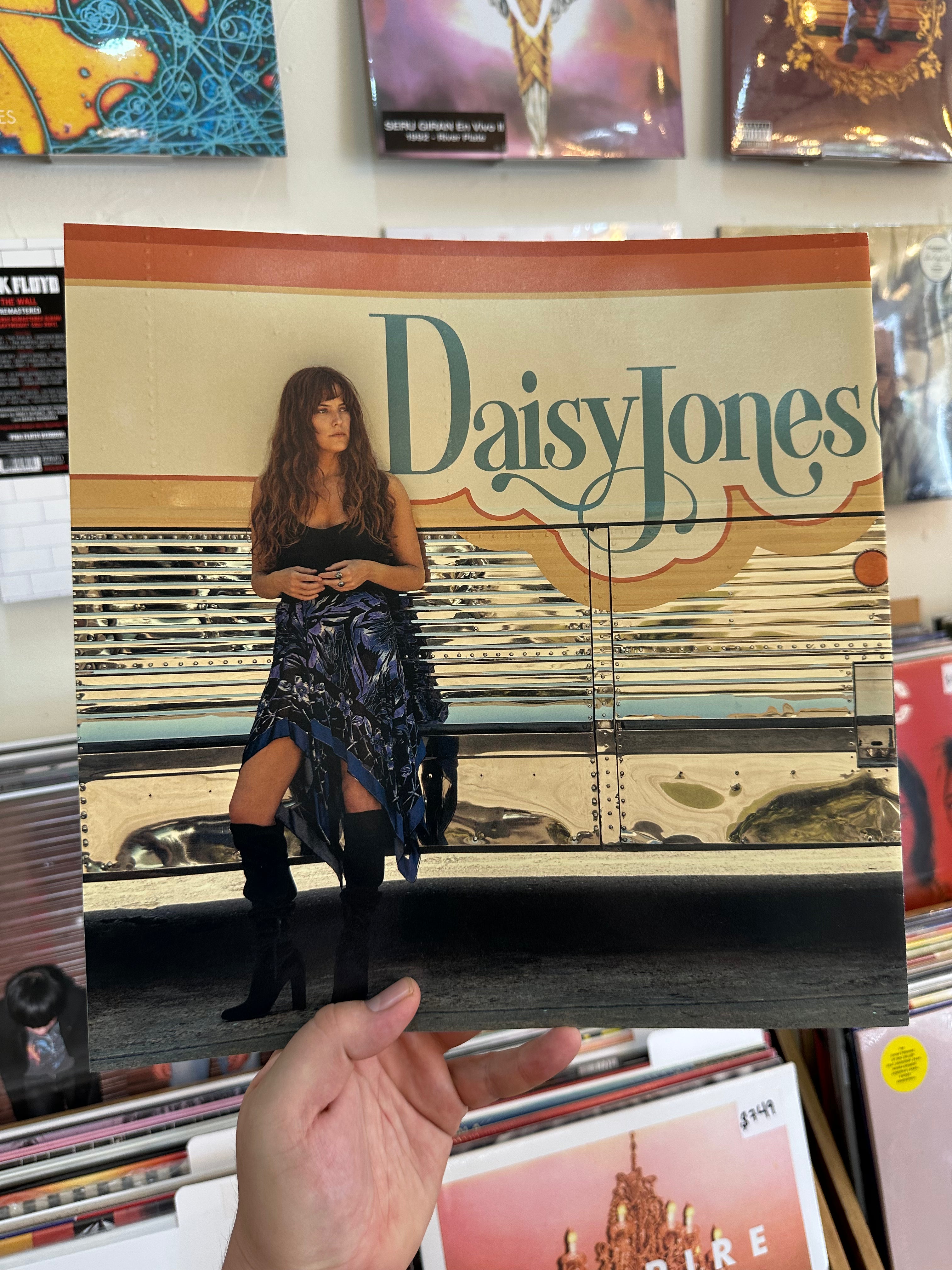 Daisy Jones & The Six – Aurora (USA-2023)