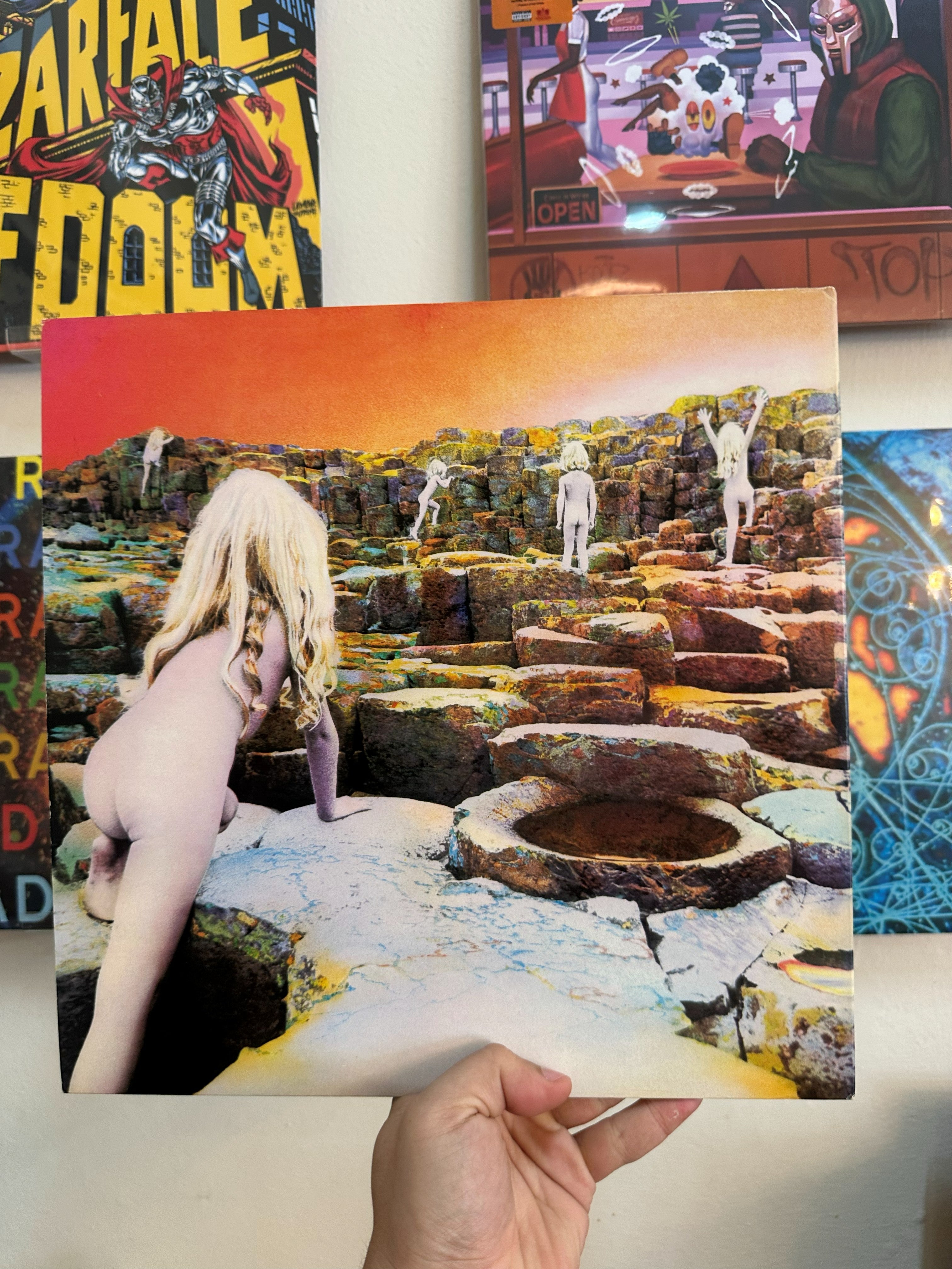 Led Zeppelin Houses of the Holy portada P-10107A